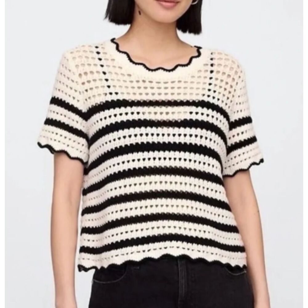 GAP Women's Striped Crochet Sweater Med Black Ivory Striped Scallop Short Sleeve